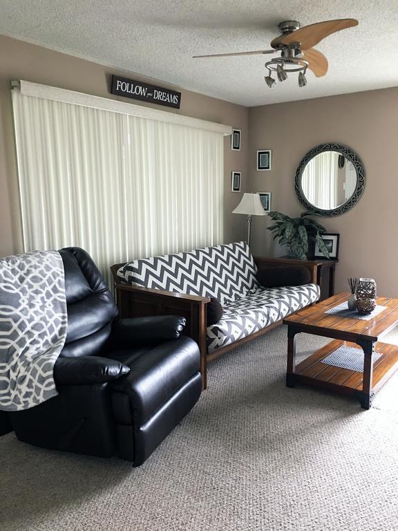 Anchorage Uptown Suites Luaran gambar